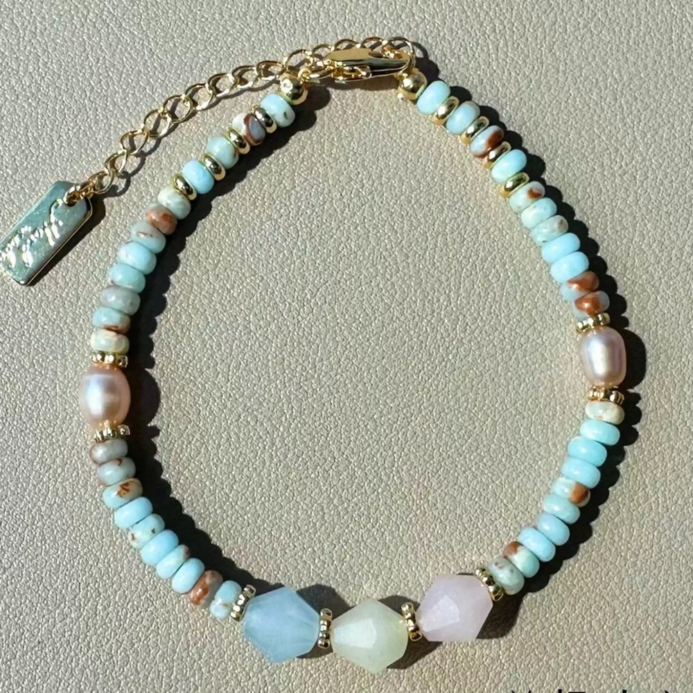 Elegant Agalmatolite & Morgan Beaded Bracelet